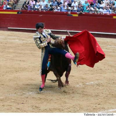 Voltereta d'Andrés Roca Rey en Valencia