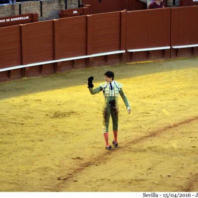 Seville : Vendredi 15 Avril : Deux oreilles pour Morante de la Puebla