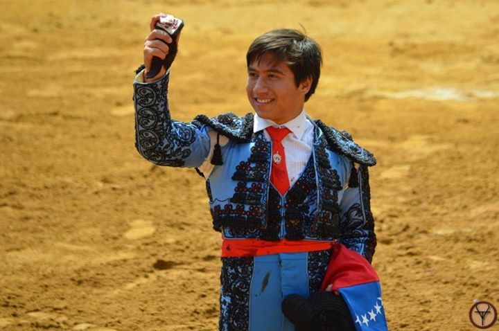 Cesar valencia vic photo vuelta a los toros